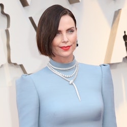 Charlize Theron's blonde pixie haircut is radically different from her Oscars 2019 style