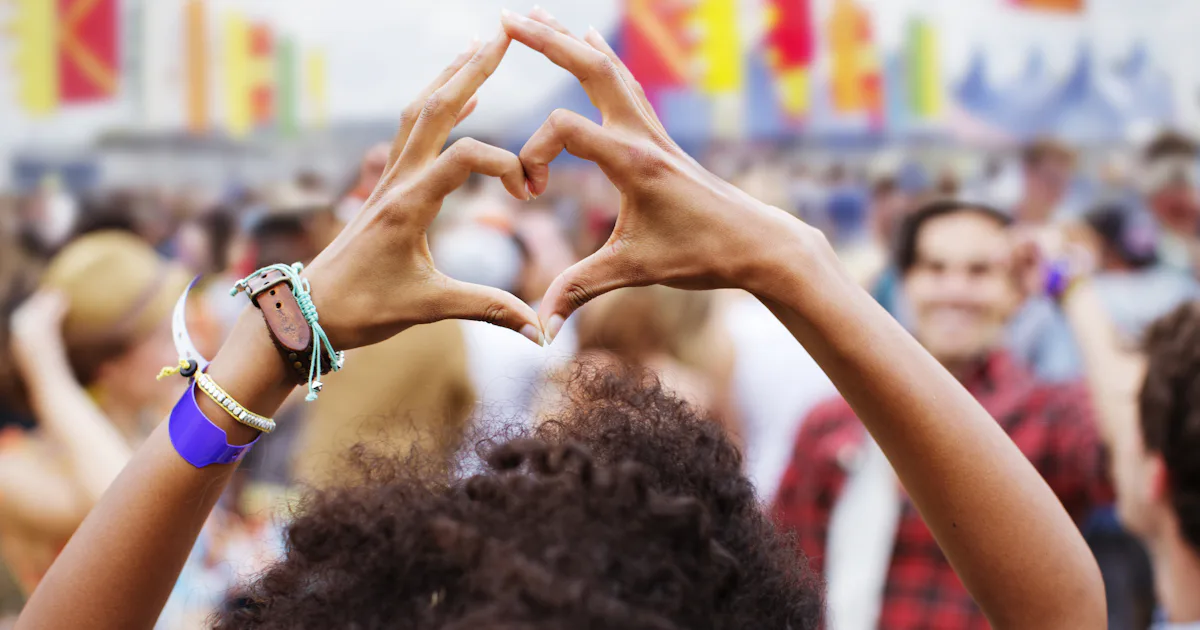 Witness Kindness How witnessing acts of kindness benefit our brains