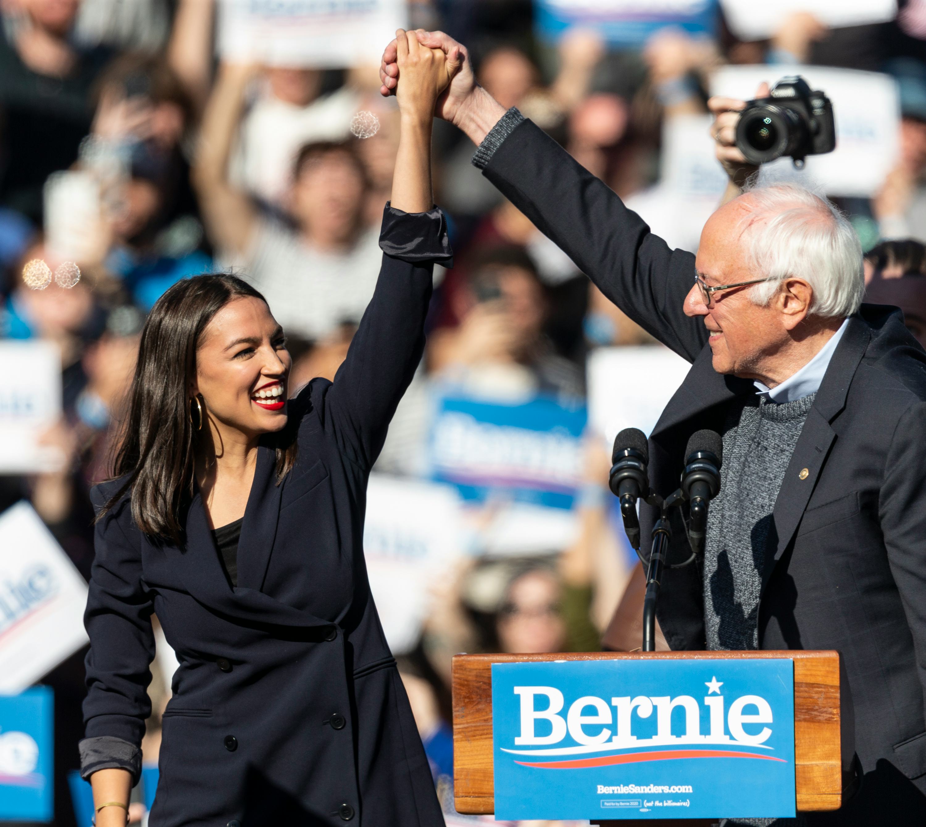 Bernie Sanders And Alexandria Ocasio-Cortez Unveil Green New Deal For ...