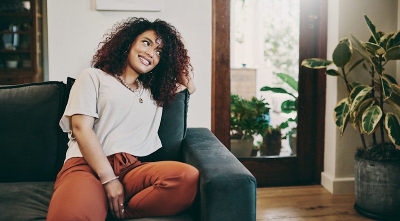 Avoid these common shower mistakes when washing curly hair in order to prevent damage.