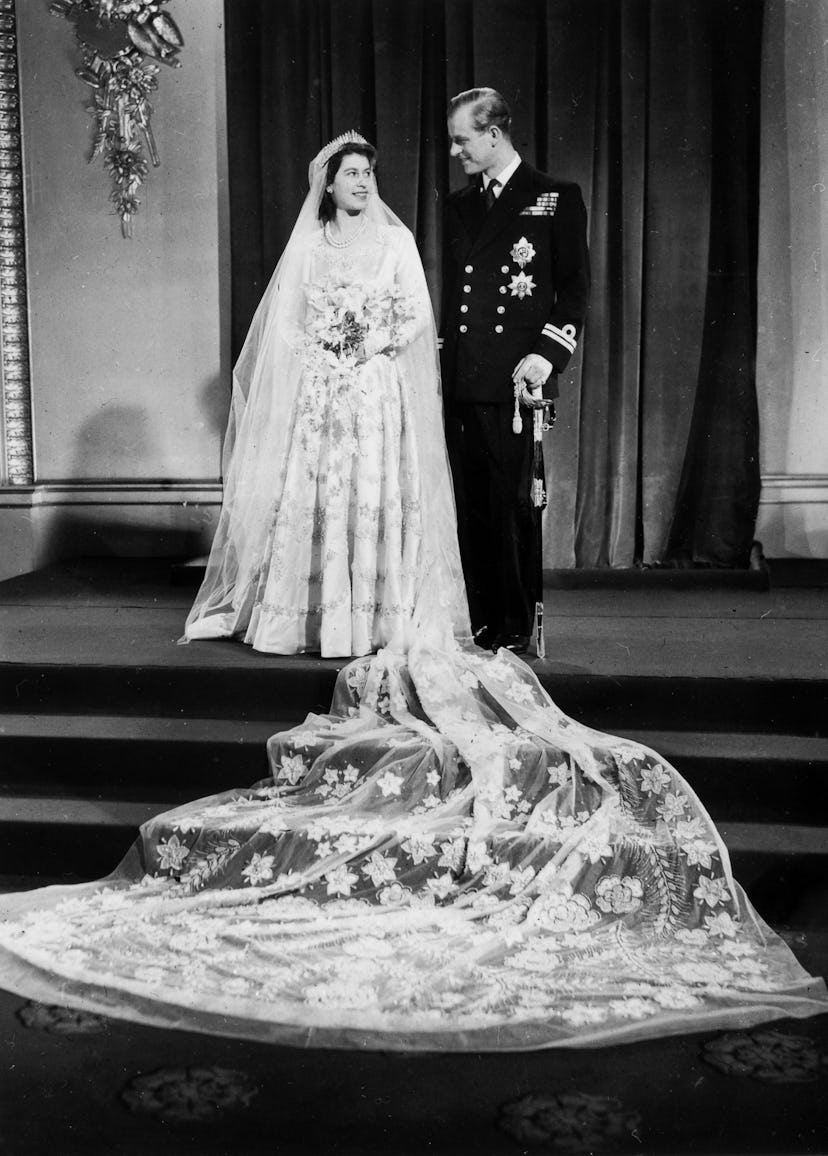 Princess Elizabeth posed for photos with her new husband Prince Philip at Westminster Abbey in 1947.