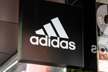 Inspectie Regelmatigheid Ik was verrast Adidas' Black Friday 2019 Sale Includes Up To 50% Your Fave Shoes & Apparel