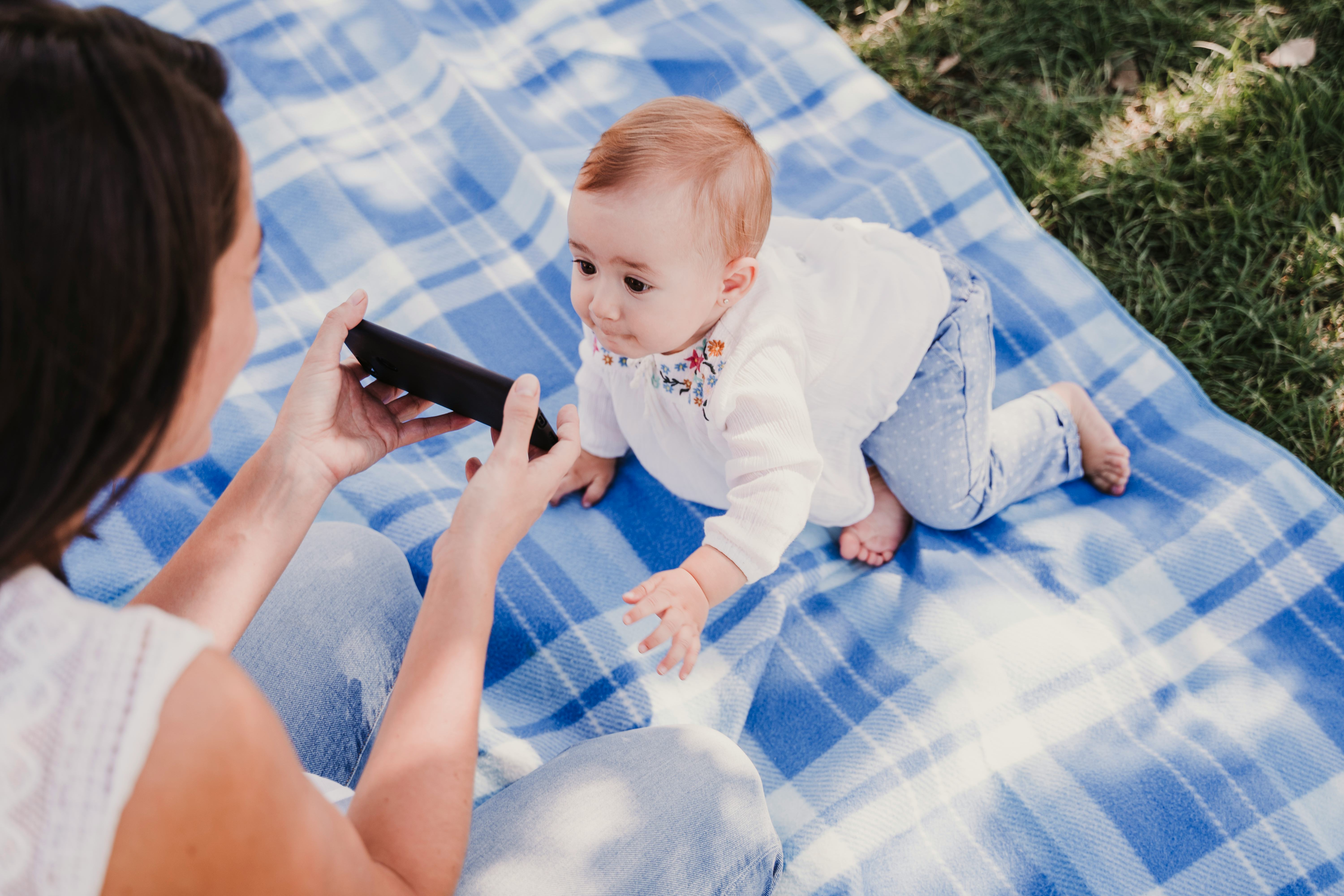 Why Do Babies Love Cell Phones? Bright Screens Are Only Part Of It