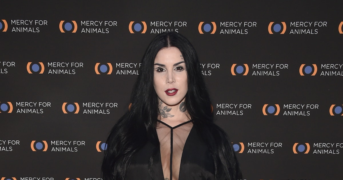 Kat Von D S New Tattoo Completely Blacks Out Her Arm