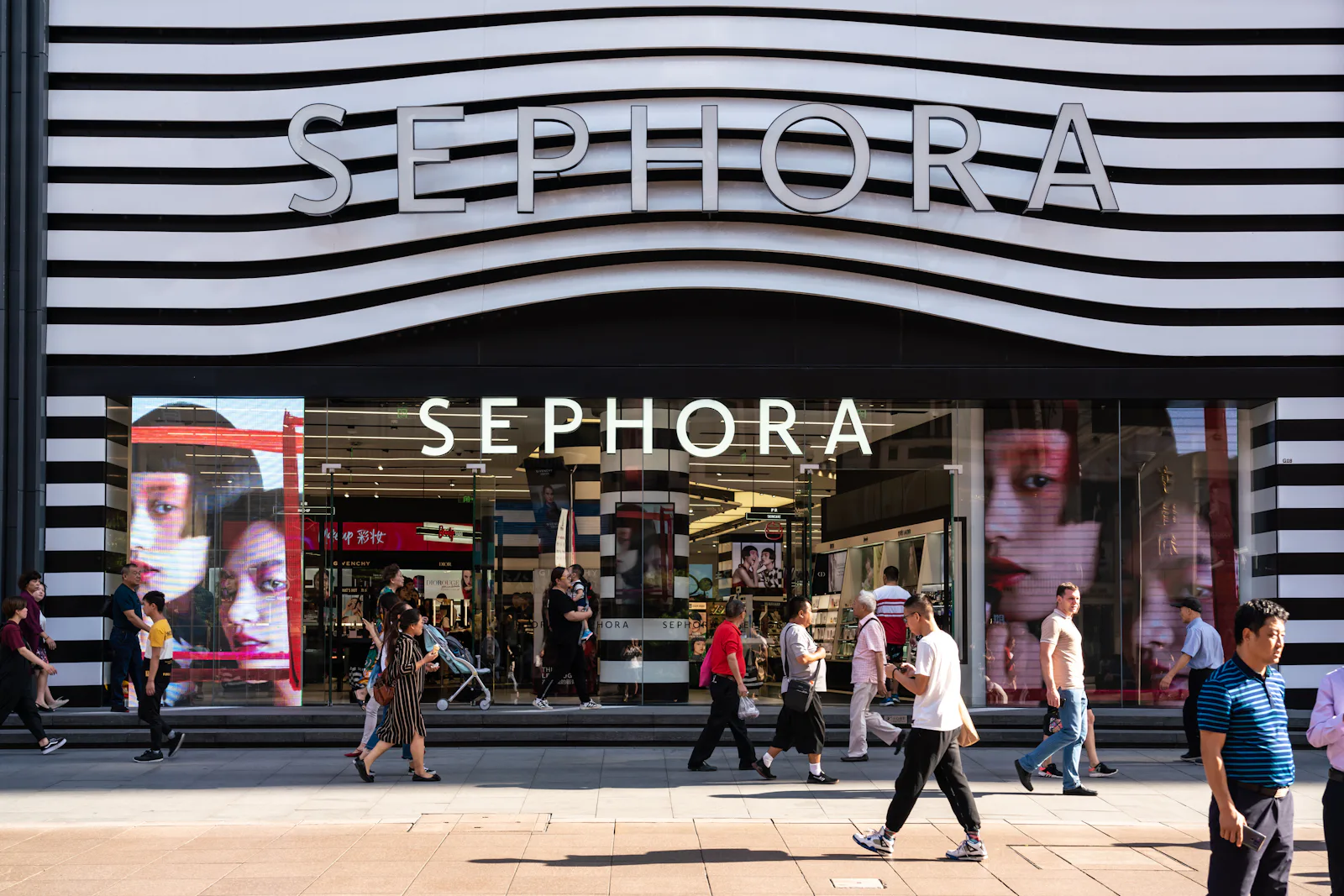 A Sephora Store Used Color-Coded Baskets To Determine Who Did Or Didn't ...