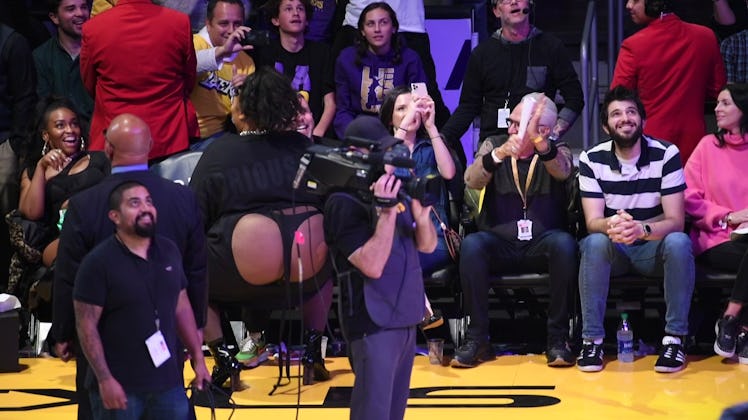 Lizzo's Response To Haters Criticizing Her Lakers Game Outfit Was So Positive