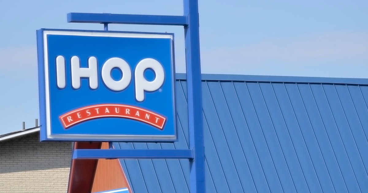 Ihop narcity funnel elf sprinkles Is IHOP Open On Christmas 2019? Here's Everything You Need To Know