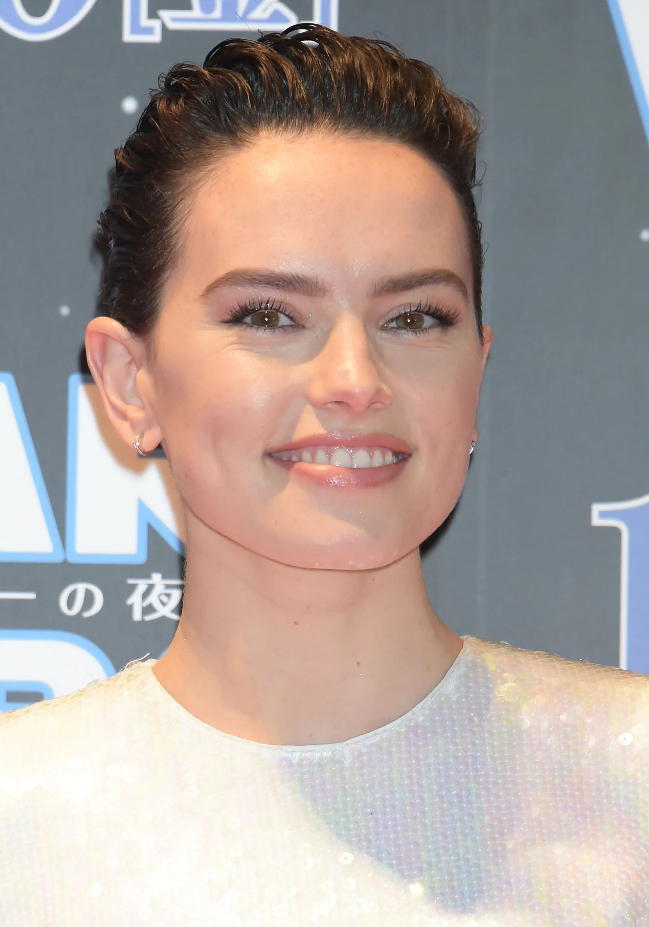Daisy Ridley's Hair At 'Star Wars: The Rise Of Skywalker' Tokyo Promo ...