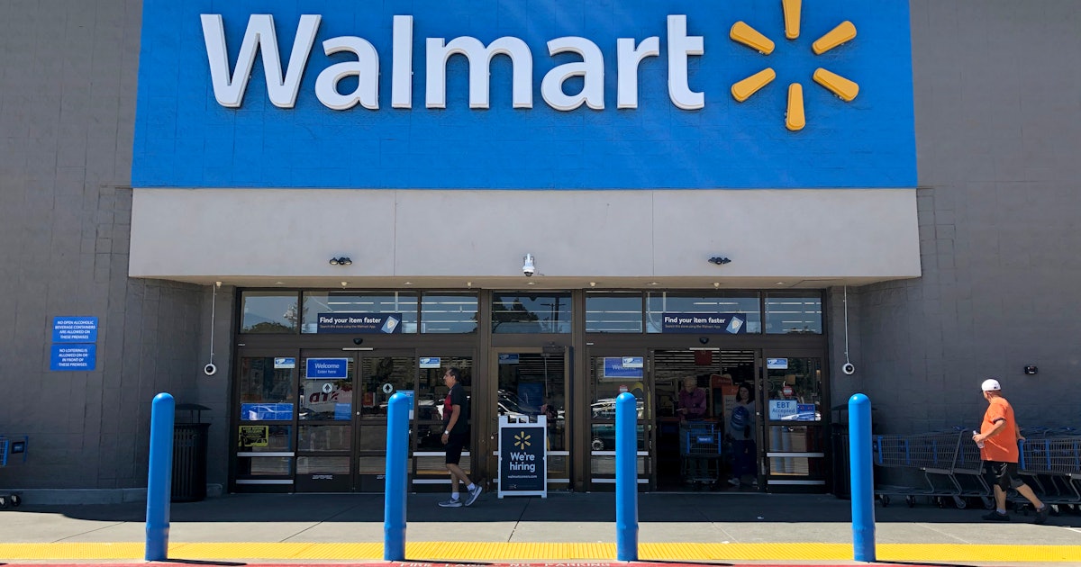 Walmart's Christmas Eve & Christmas 2019 Hours Are Pretty Limited Walmart Christmas Eve Hours