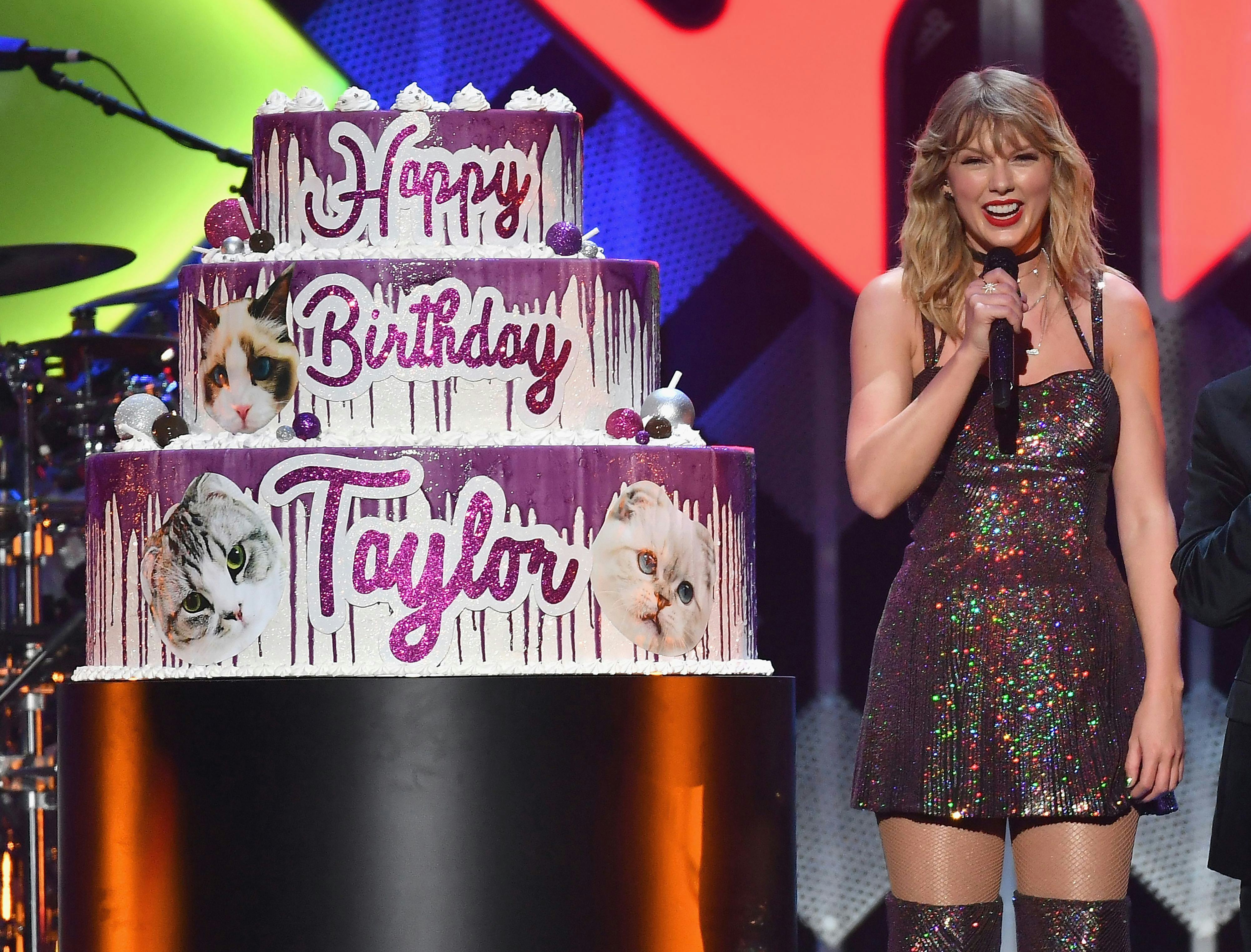 Taylor Swift Shared Photos From Her Star-Studded 30th Birthday Party