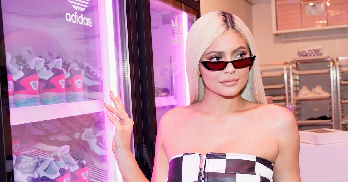 Kylie Sang “Rise & Shine” Live For Justin Bieber & His Reaction Was Perfect