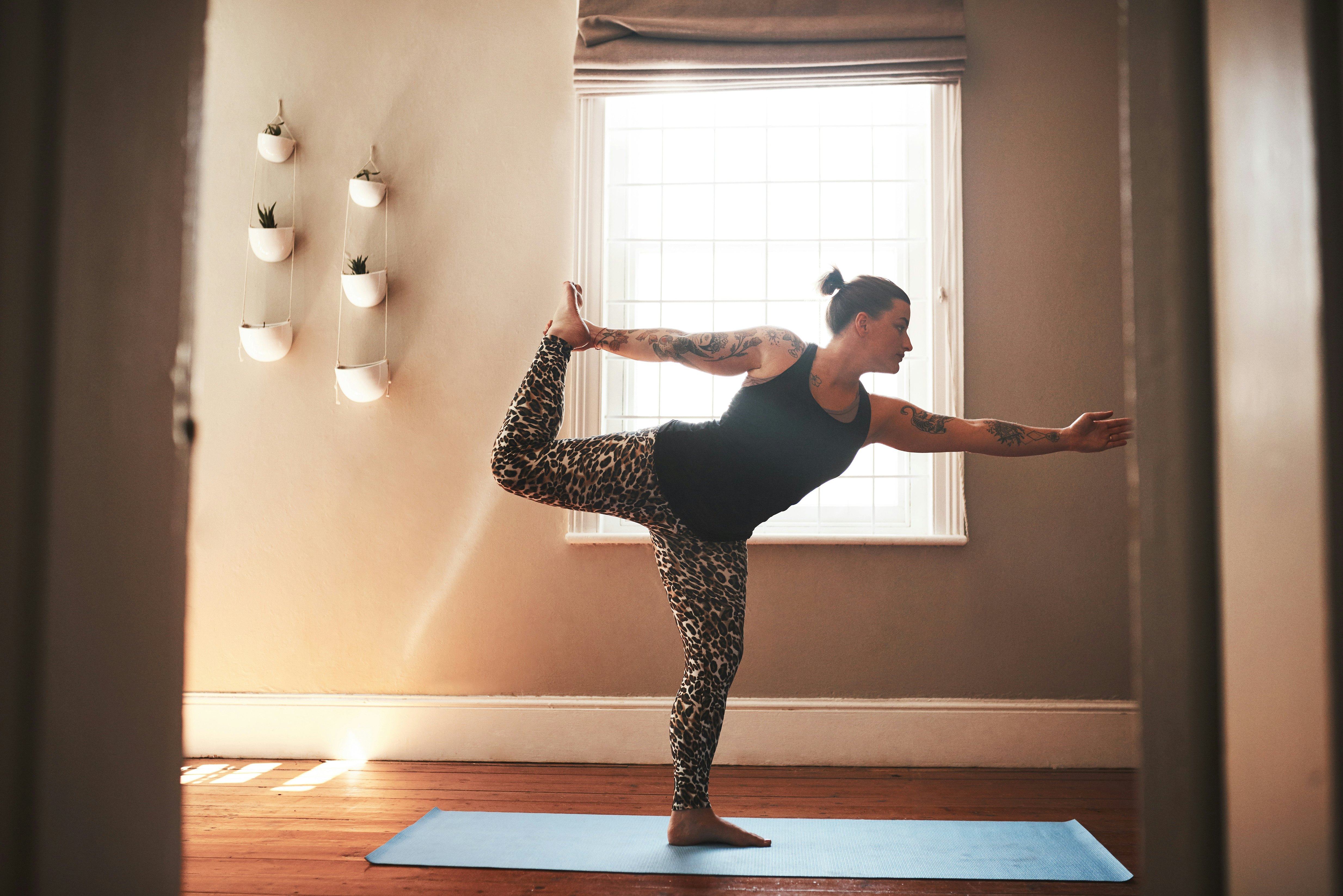 3 Ways to Improve Your Leg Flexibility - wikiHow