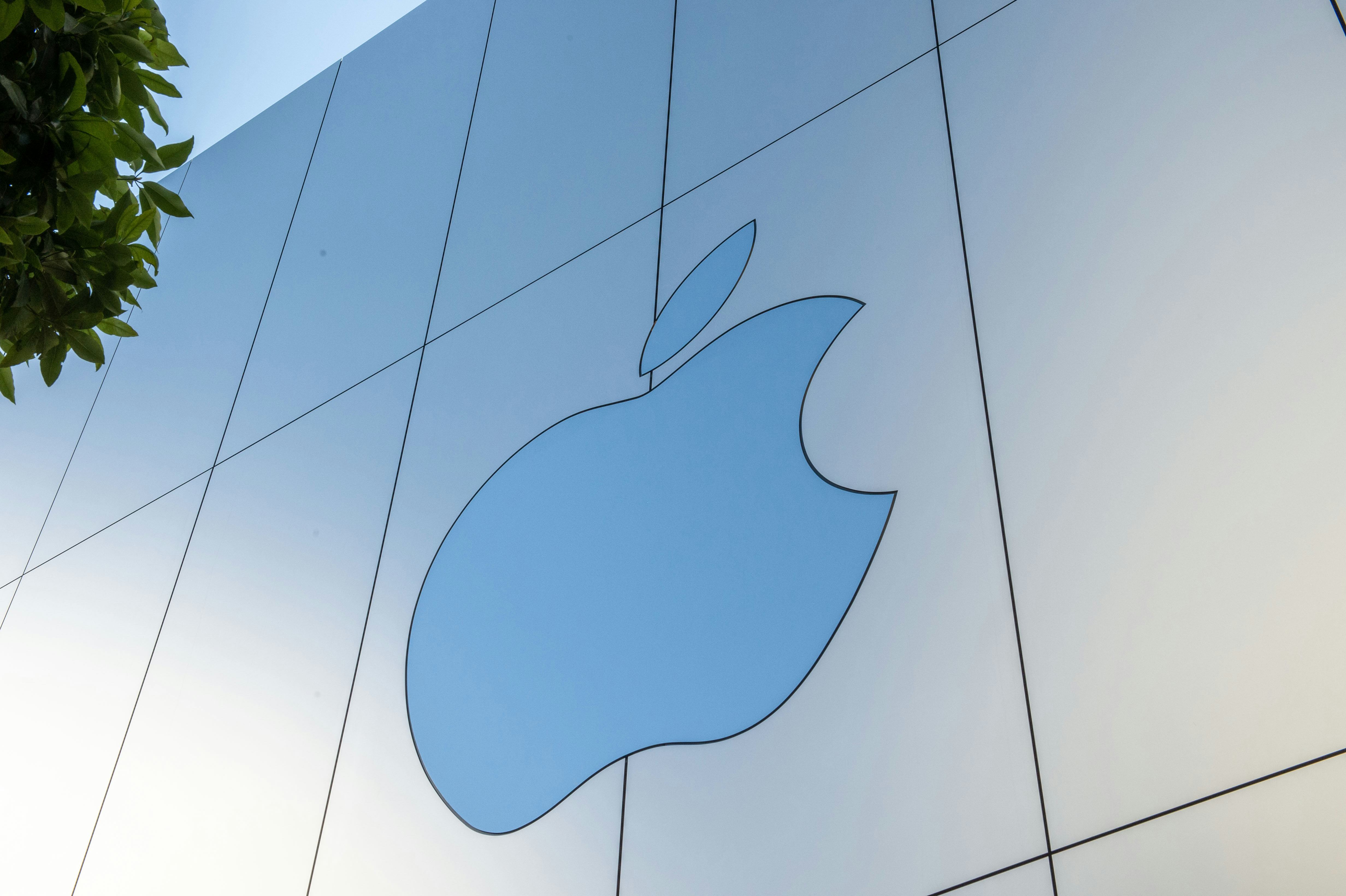 Apple Opens Up Bug Bounty Program With Rewards Totaling Over $1 Million