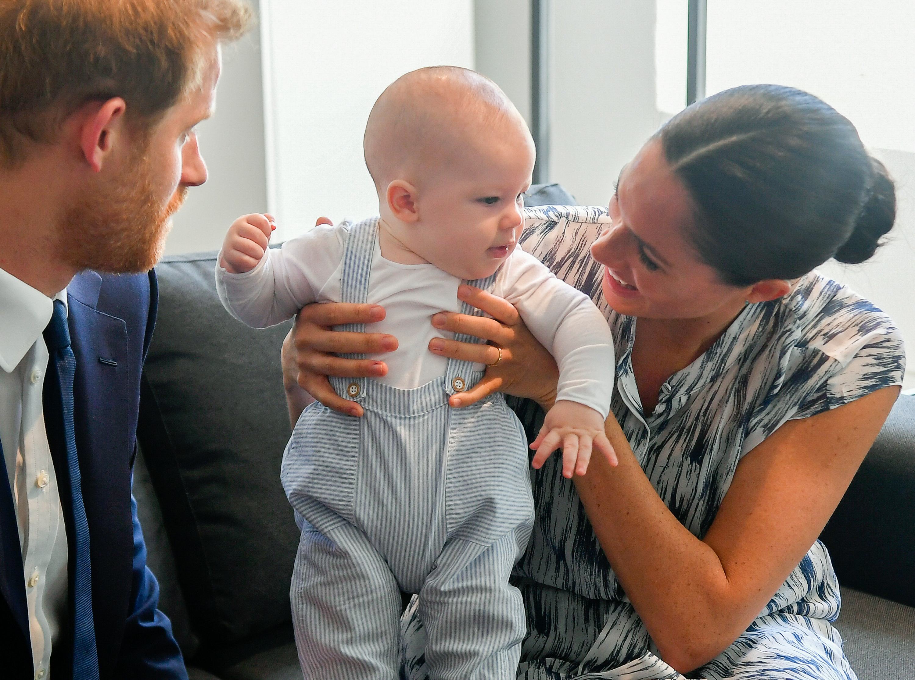 Meghan Markle & Prince Harry’s Christmas Card With Archie Is Pure Magic