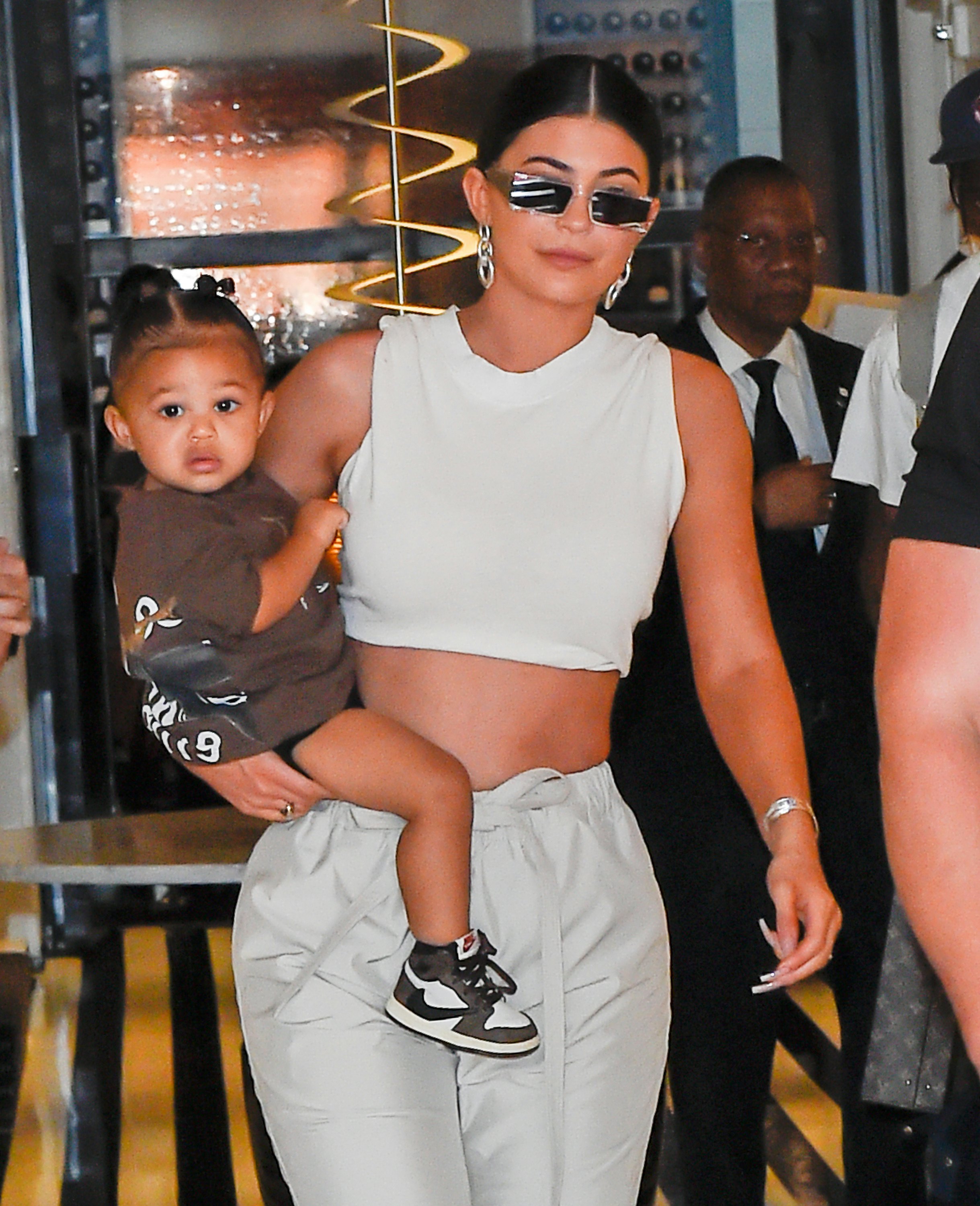 METCHA  5 mini-looks with major style by Stormi Jenner