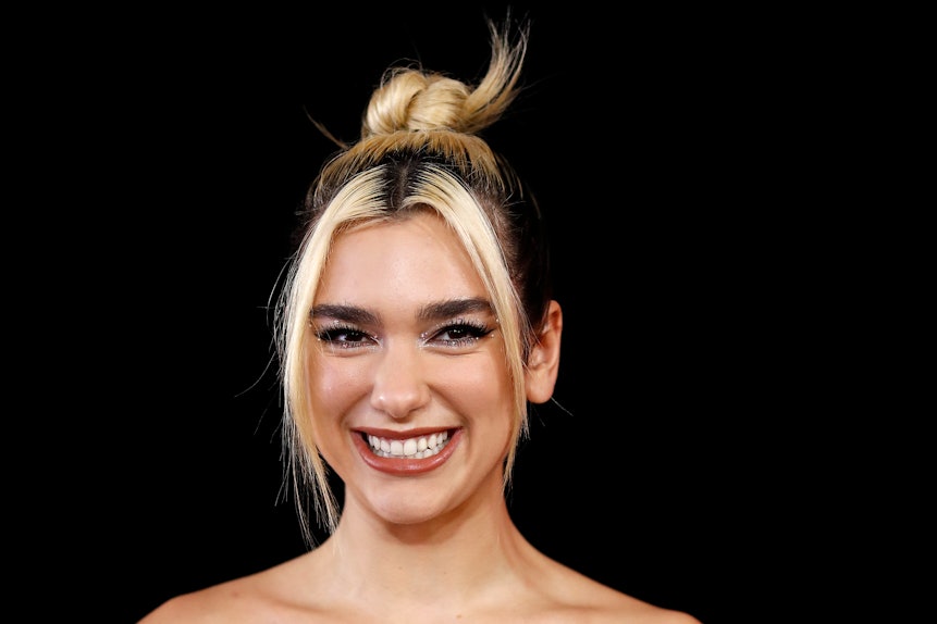Dua Lipa S Colorful Highlights Are About To Be Your New Fave Hairstyle