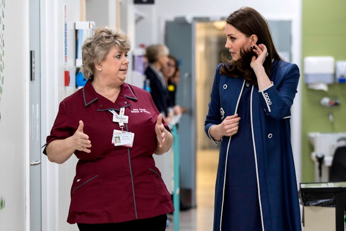 Kate Middleton volunteered at a hospital and wrote a touching letter to the midwives there