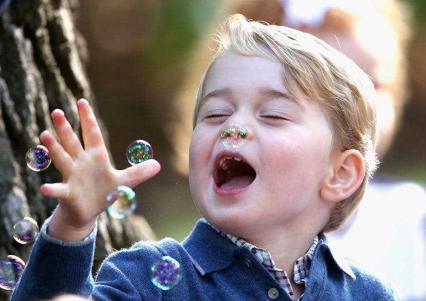 Prince George playing in bubbles is so pure