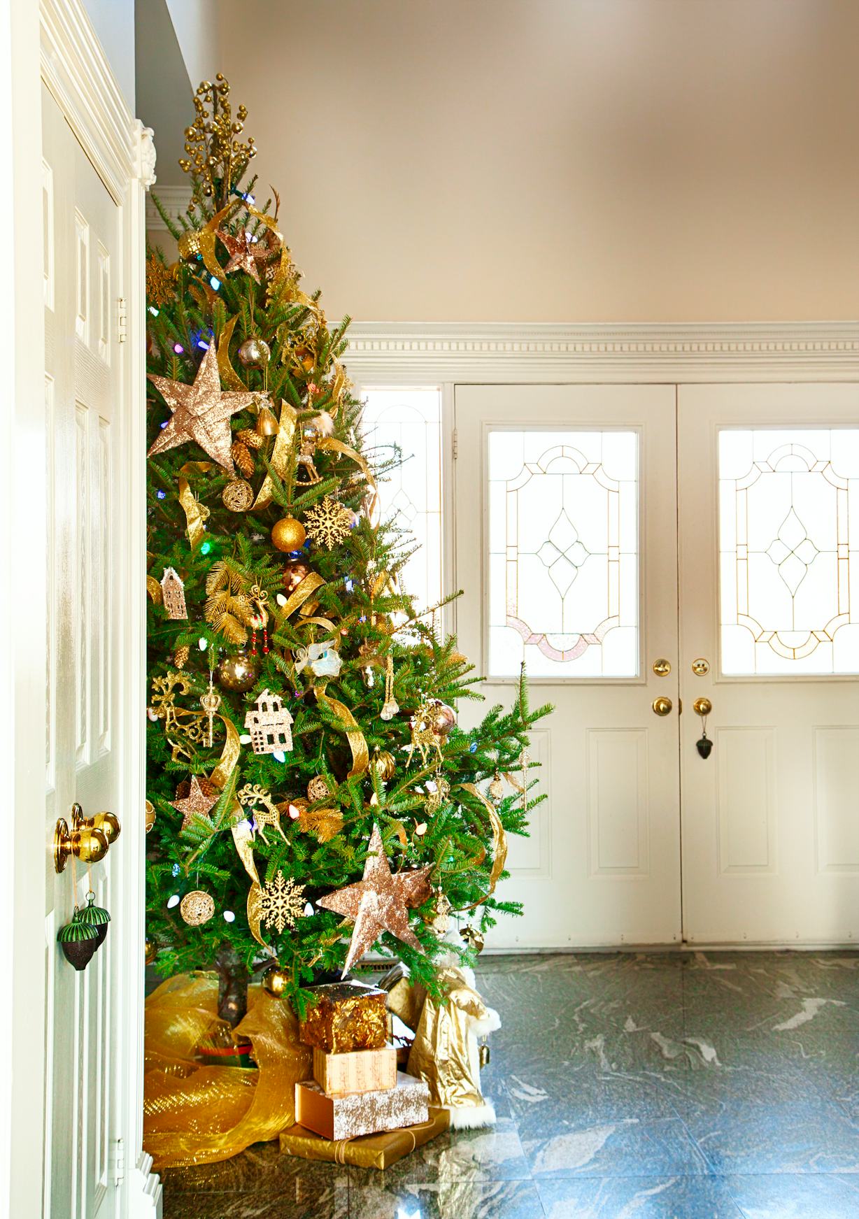 How To Remove Christmas Tree Sap From Every Surface, Including Children