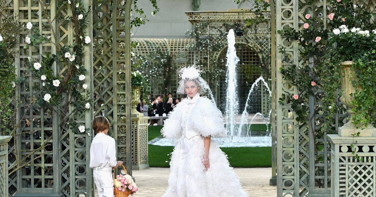 Karl Lagerfeld / Square Neck Princess Ball Gown, Dress - Hong Kong
