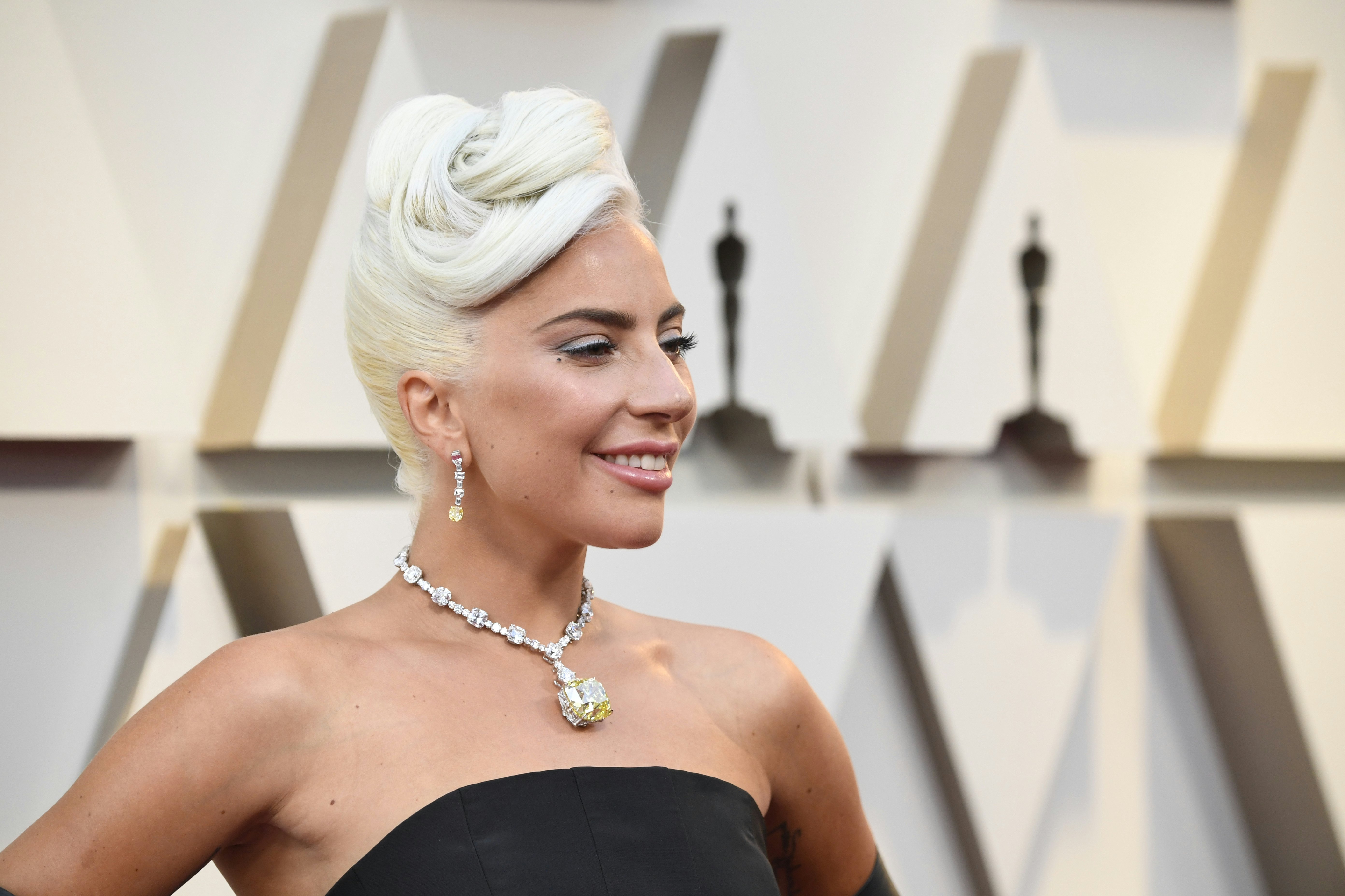 2019 Oscars Necklace Looks Exactly 