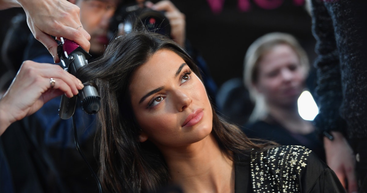 How To Get Kendall Jenner S Wispy Bangs It S Easier Than You Think