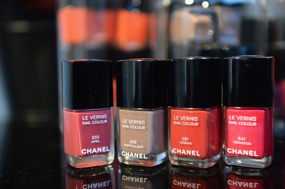 Cheap vs Brand : Vogue vs Chanel (Nail Polish) - Oriana's Notes