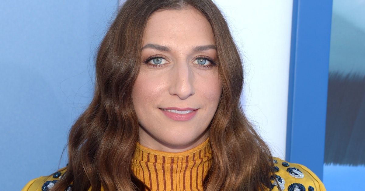 Chelsea Peretti Asked For Advice On Coping With Being Away From Her Kid Parents Responded With The Best Tips