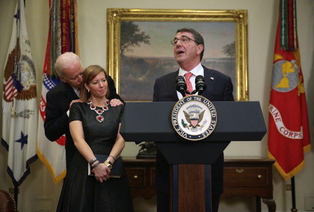 Stephanie Carter Says Joe Biden Touching Her In A Viral Photo Wasnt A