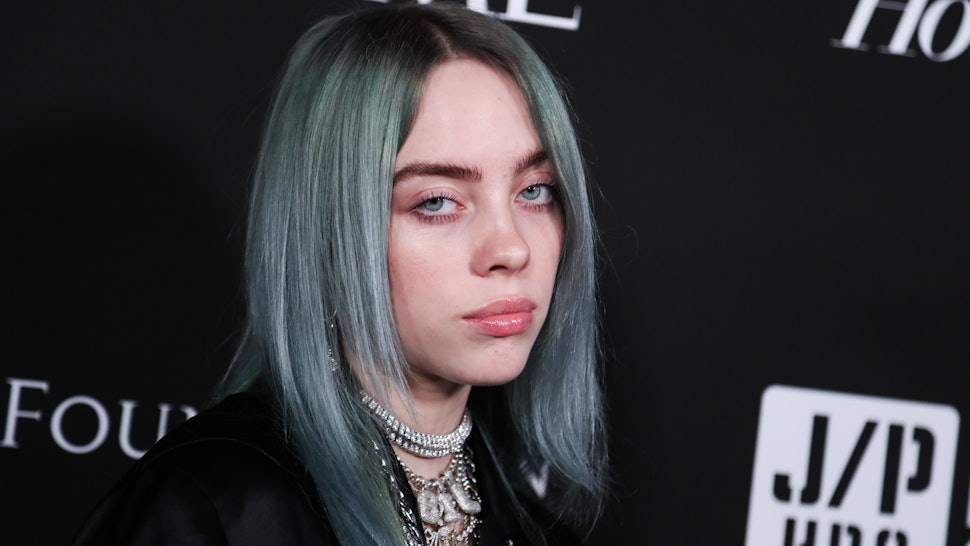Billie Eilish Hates Her Blue Hair But It S Not Going