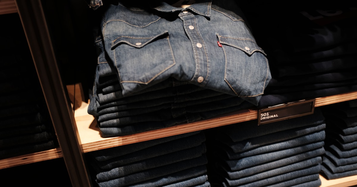 How To Fold Shirts Without Wrinkling So You Re Always Looking Sharp Videos