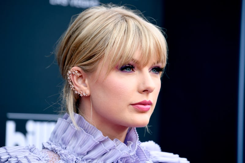 Close up of Taylor Swift on the red carpet of the BBMAs