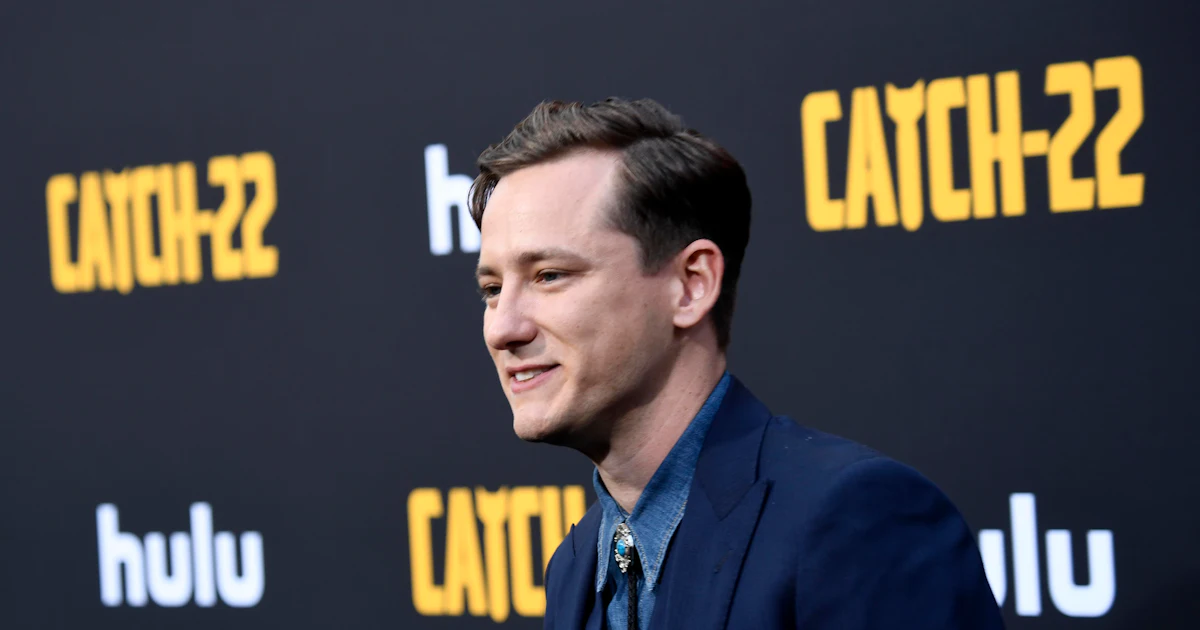 Catch 22 Rapper Who Plays Major Major On ‘Catch-22’? Lewis Pullman Is Poised For A ...