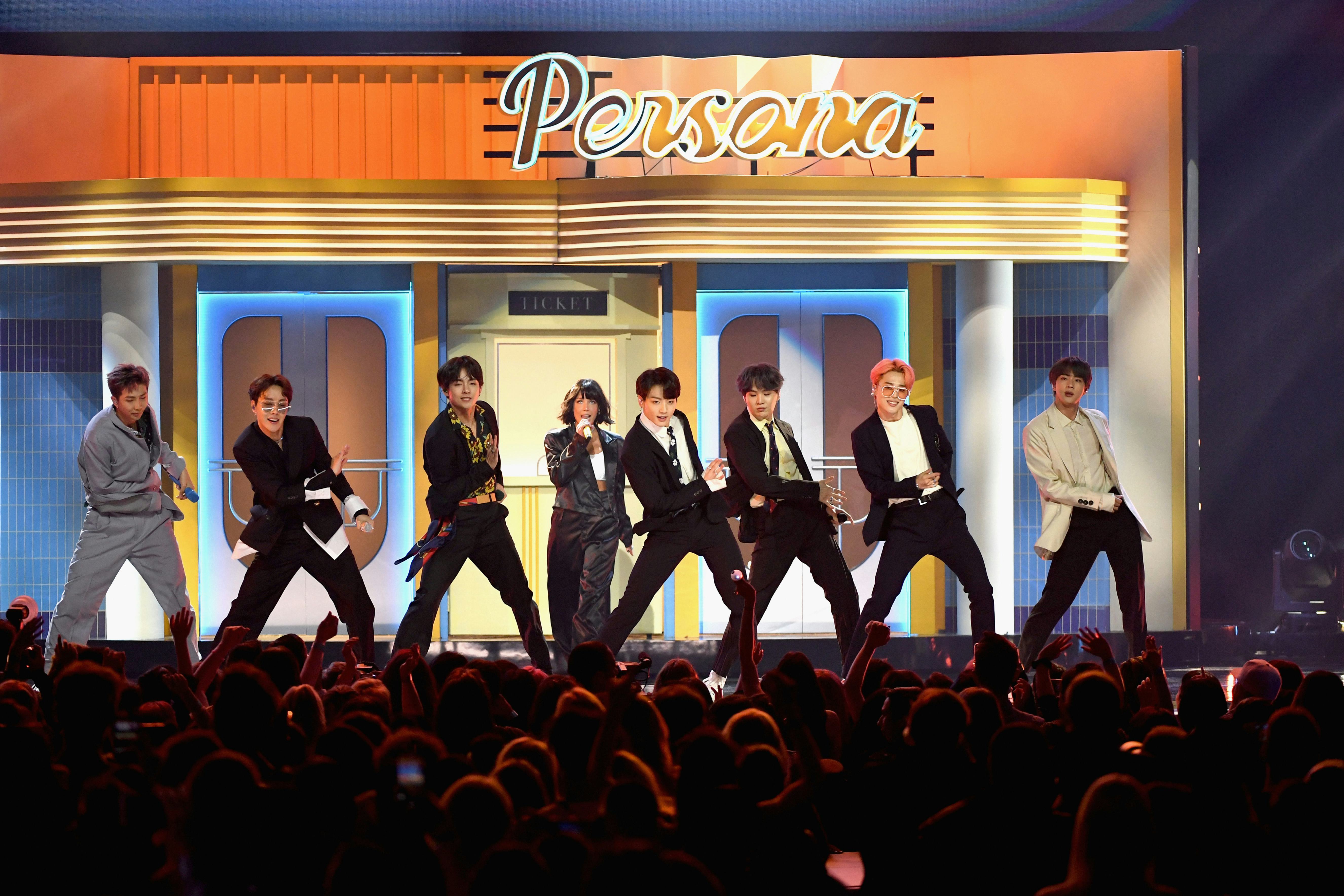 Bts 2019 Bbmas Boy With Luv Performance Featured Halsey Killing