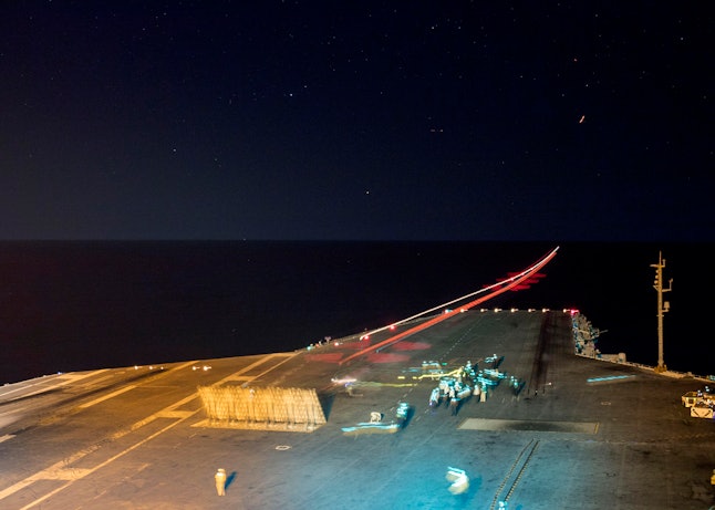 Navy Pilots' UFO Sightings On The East Coast Will Leave You With So ...