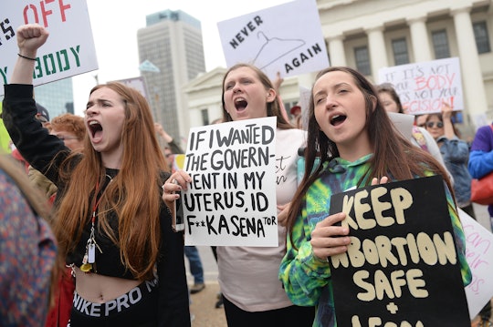 A group of women protesting in Missouri against closing the only abortion clinic