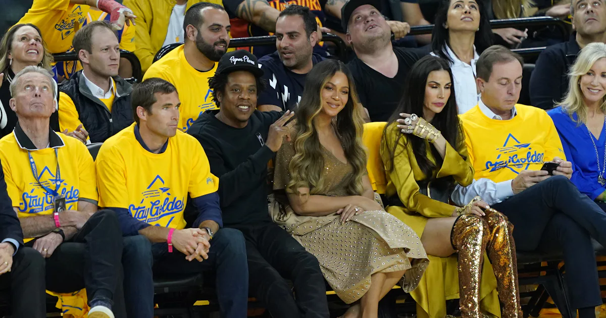 Video Of Beyonce's Side Eye Quickly Went Viral & The Beyhive Had A Lot ...