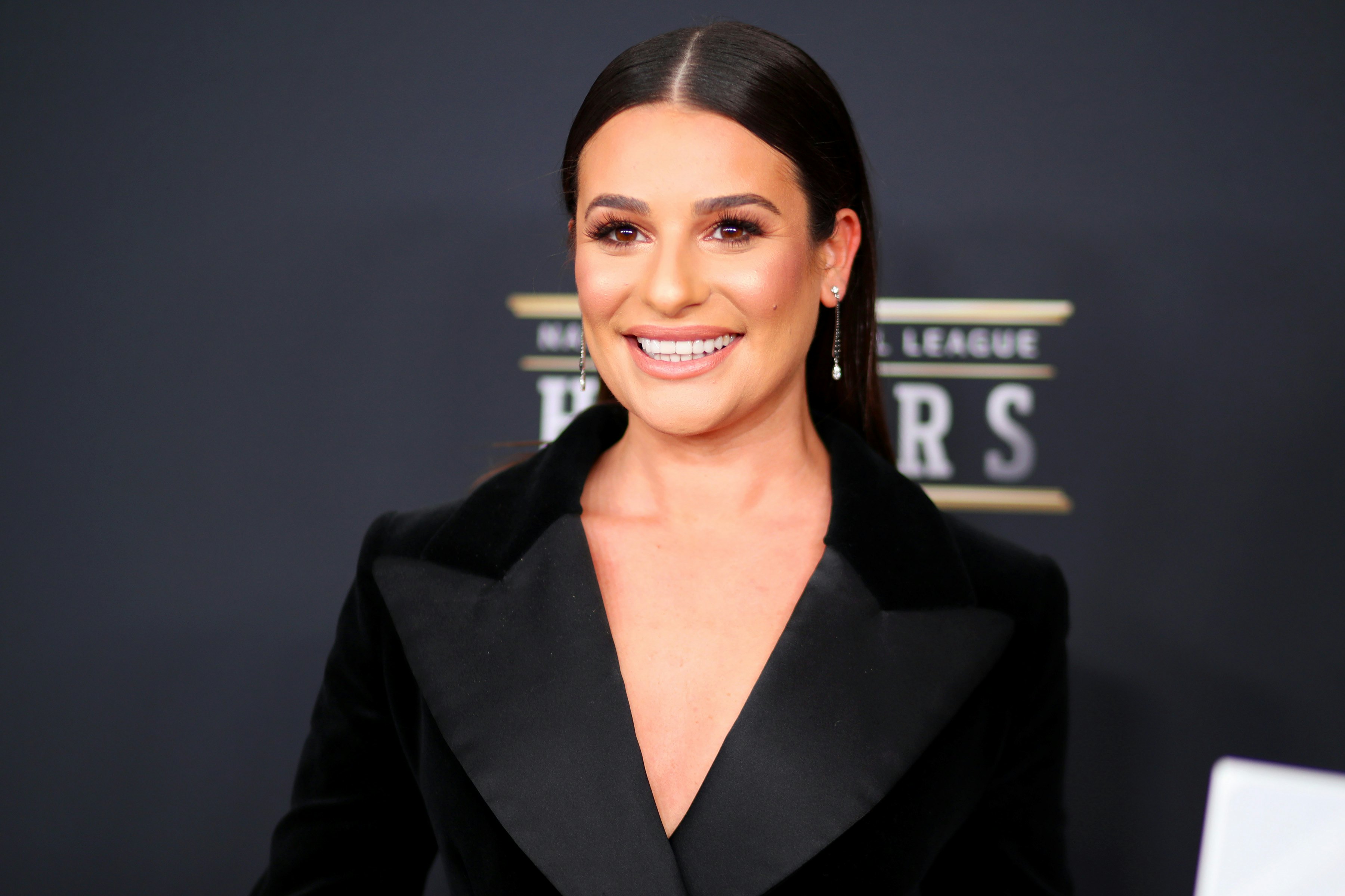 Lea Michele s TV Christmas Movie Will Make Glee Fans Even More