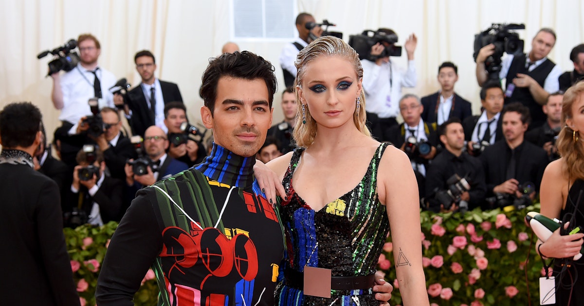 Joe Jonas Sophie Turner S Dog Waldo Has Died According To Reports