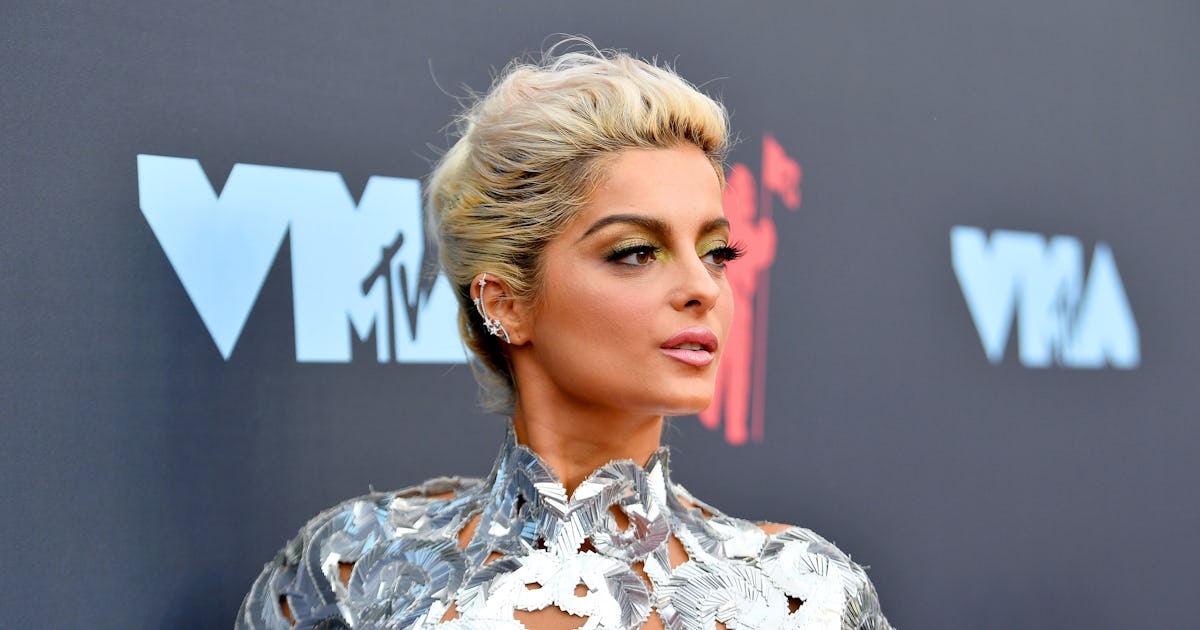 Bebe Rexha S 19 Vma Outfit Was Made Two Hours Before The Red Carpet By Christian Siriano Bebe Rexha S 19 Vma Outfit Was Made Two Hours Before The Red Carpet By Christian Siriano