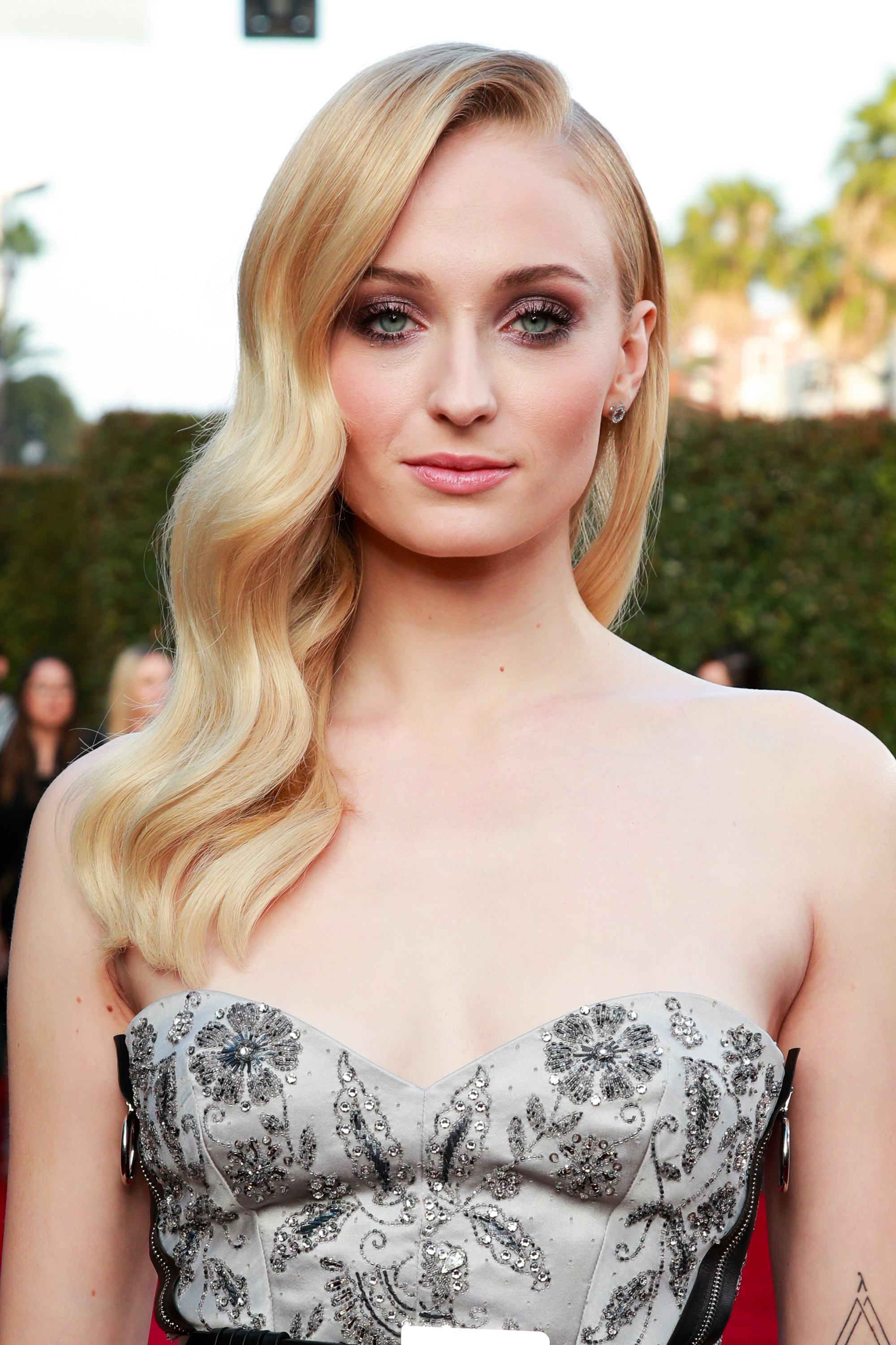 What Is Sophie Turner S Natural Hair Color It S Not What You