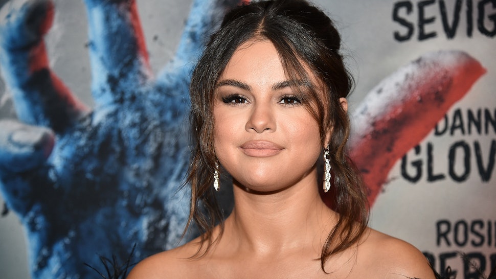 Selena Gomez S Curly Lob Is The Perfect Look For Turtleneck Season