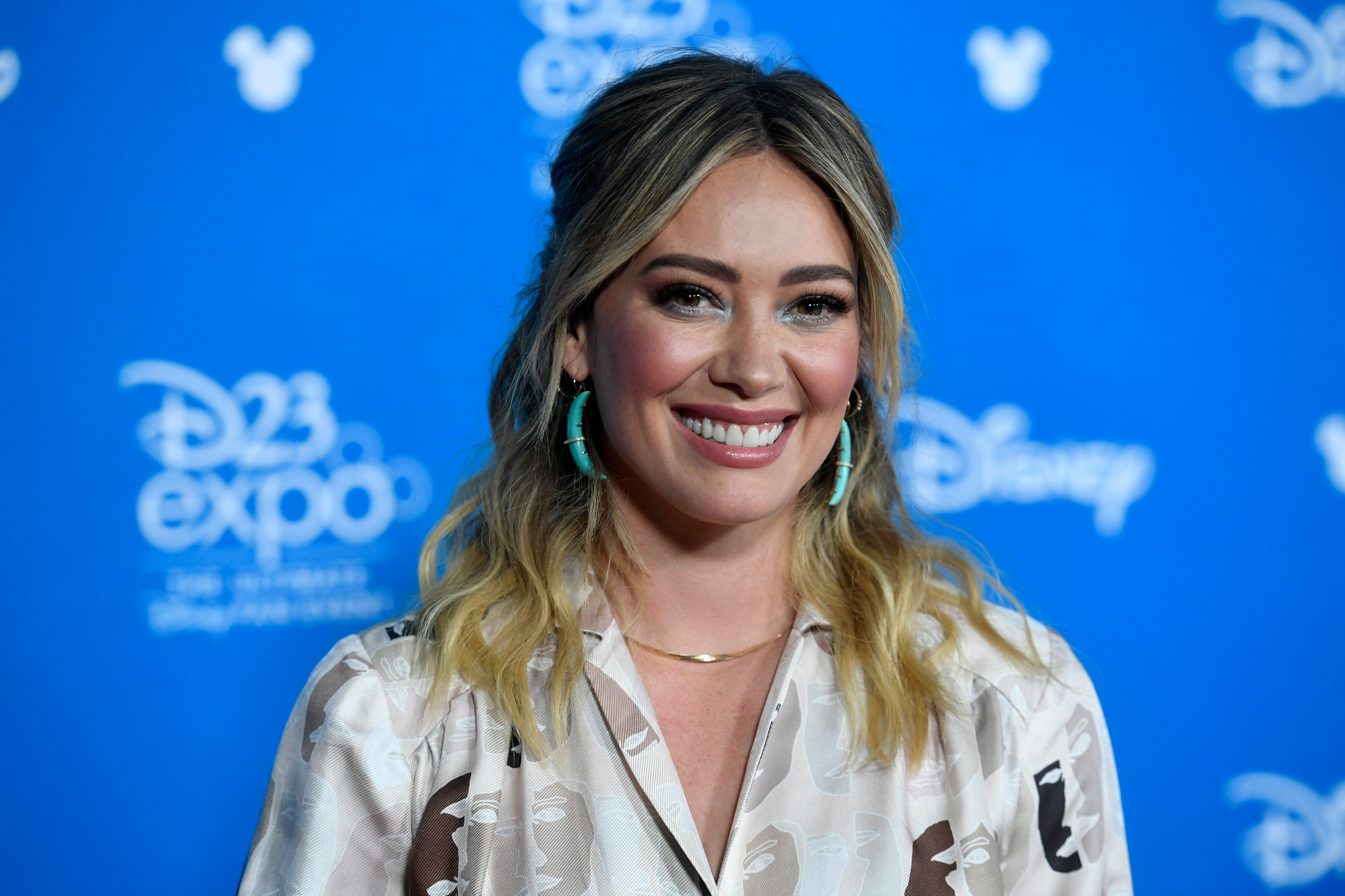Hilary Duff Just Debuted Her Lizzie Mcguire Blonde Hair