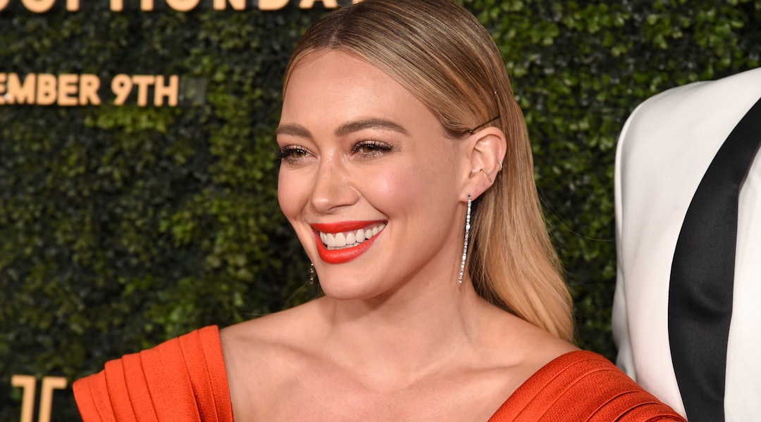 Hilary Duff S Long Hair Is Back Looking Effortless As Ever