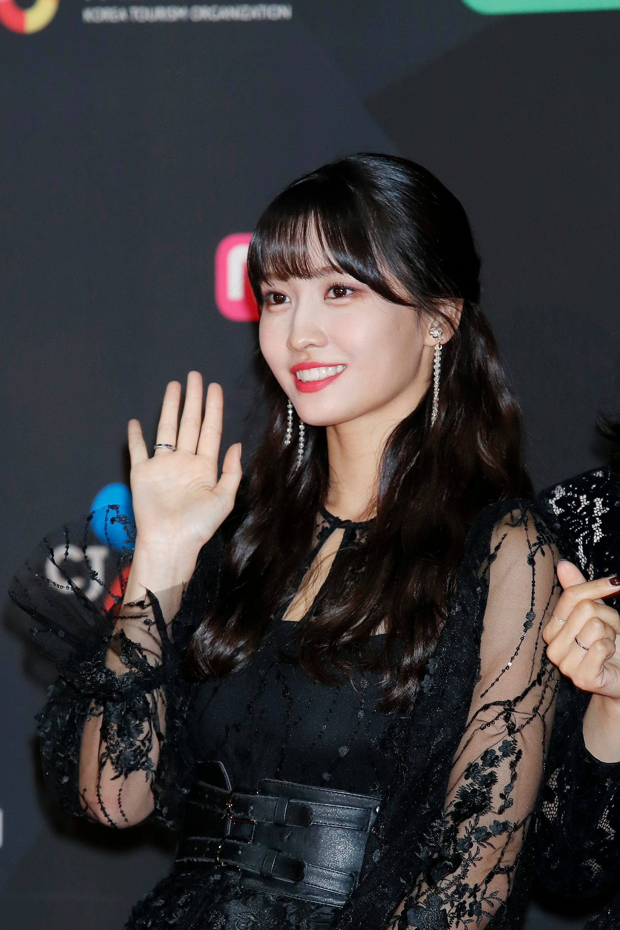 Are Twice S Momo Super Junior S Heechul Dating The Idols Made