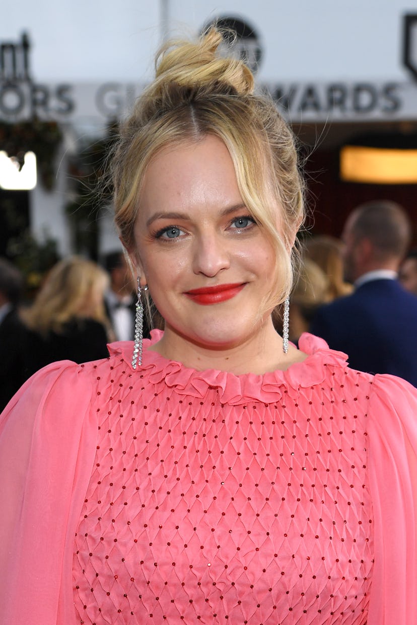Elisabeth Moss was one of the top 2020 SAG Awards beauty looks of the night