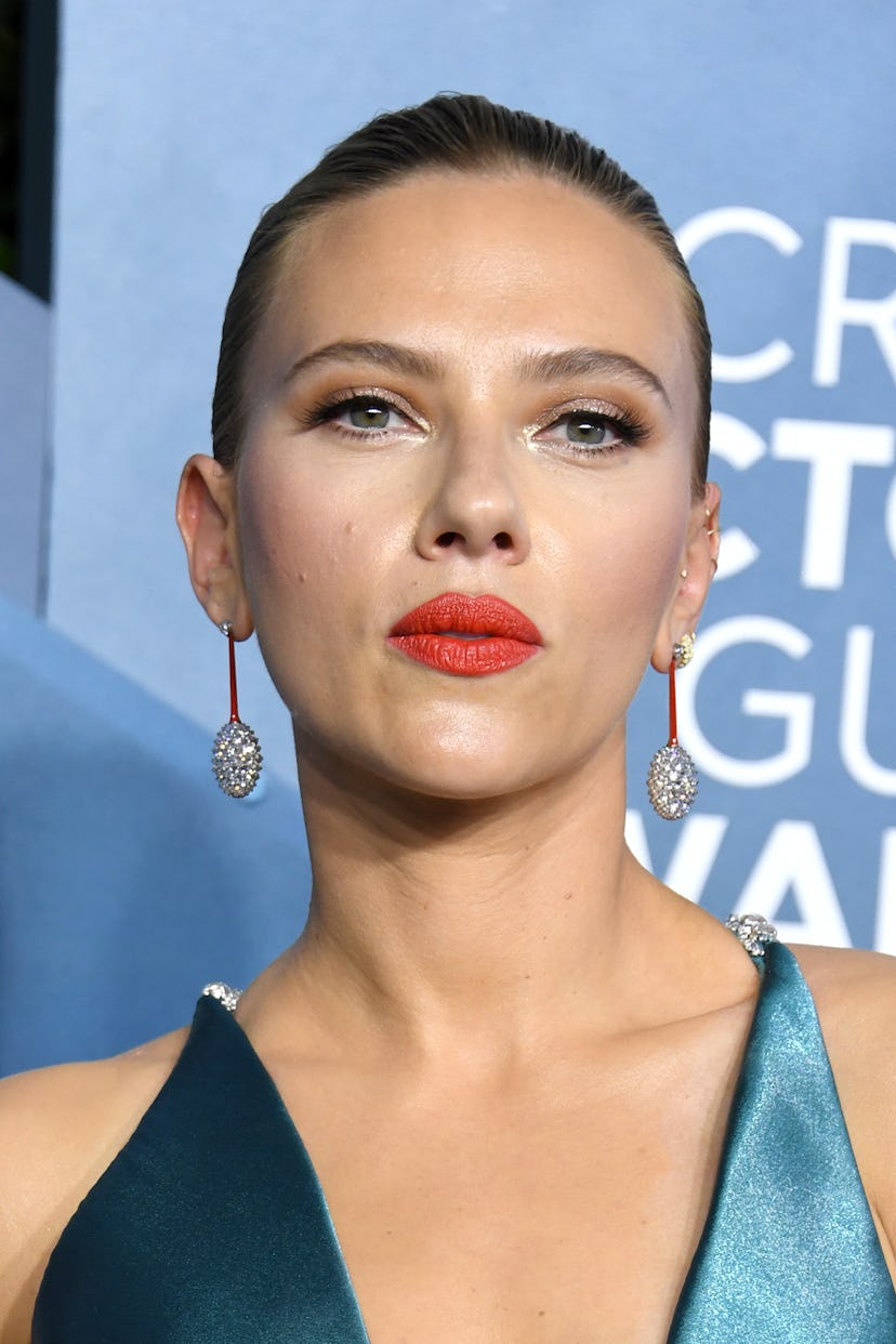 Scarlett Johansson had one of the top 2020 SAG Awards beauty looks