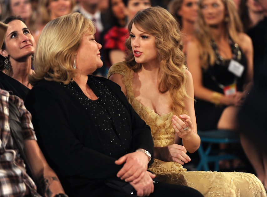 Taylor Swift Reveals Her Mom Has Been Diagnosed With A Brain Tumor