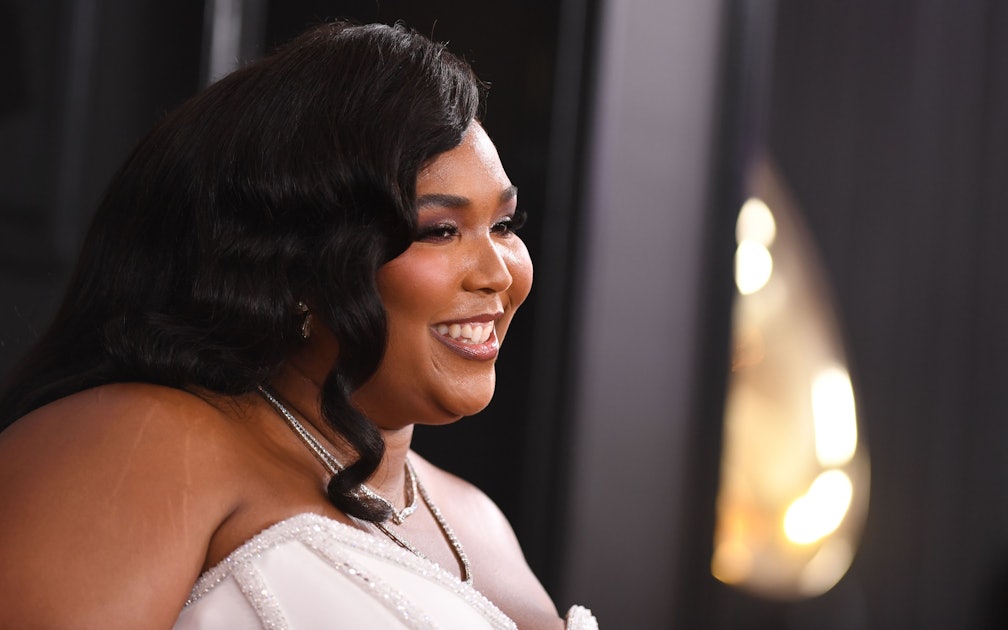 Lizzo S 2020 Grammys Gown Is The Epitome Of Old Hollywood Glamour