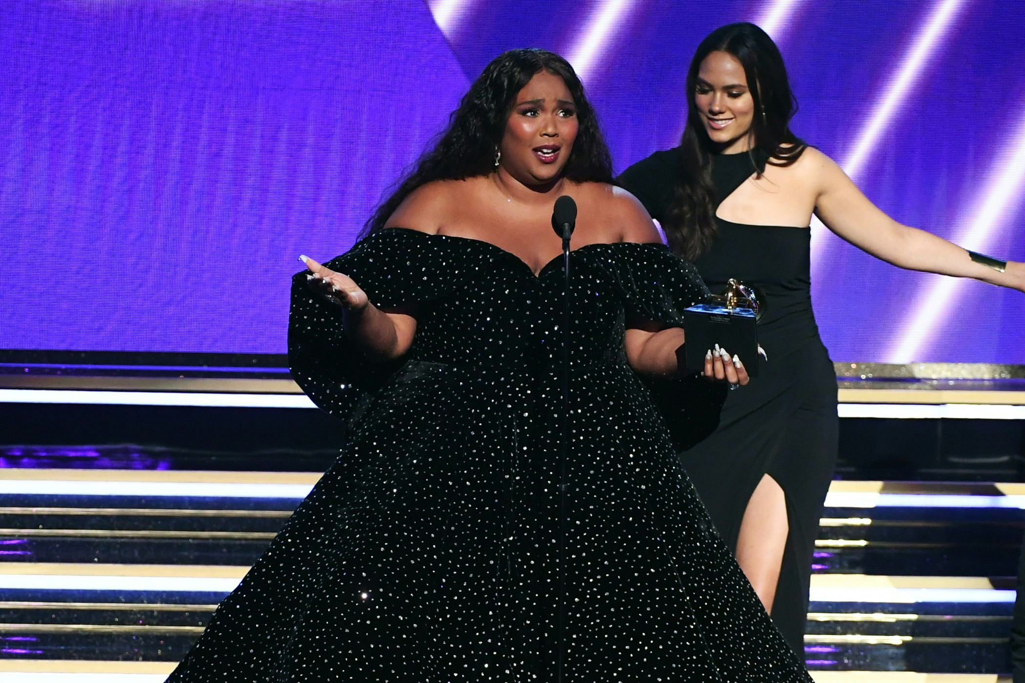 Lizzo's Grammys Win Had A Beyoncé Tribute You Definitely Missed